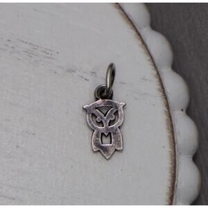 Retired James Avery 925 Sterling Silver Owl Charm 0.83G / 0.7in
